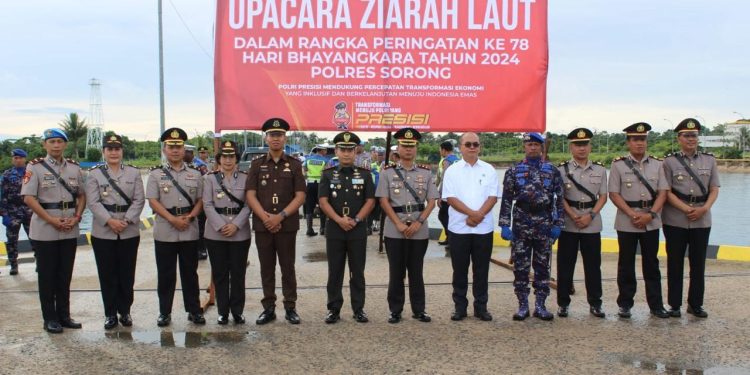 Kapolres Sorong Pimpin Ziarah Laut Menyambut HUT Bhayangkara Ke-78