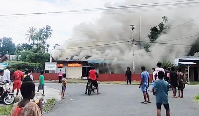 Kantor DKPP Kabupaten Mansel Terbakar