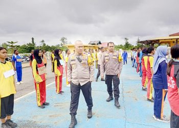 Kapolres Teluk Bintuni Lakukan  Pengecekan Kesiapan Paskibraka Saat Jalani Latihan