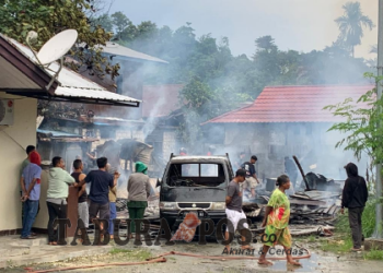 Kebakaran di Wosi, 3 Kontrakan dan 1 Unit Mobil Pick Up Hangus Dilahap Api