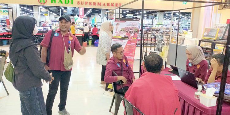 Perjuangan Pantarlih Pegaf Coklit Data Pemilih Hingga ke Kebun Membuahkan Hasil Maksimal