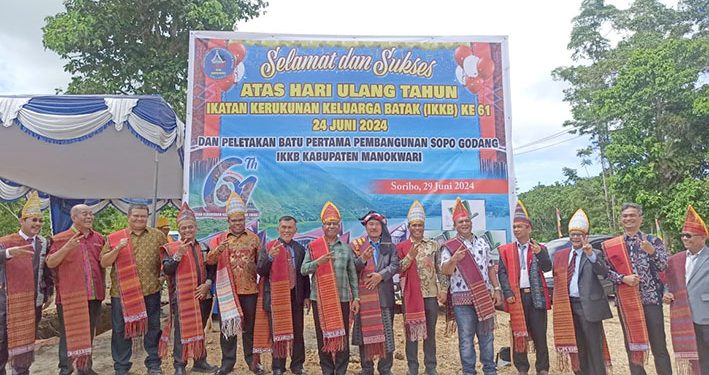 Merayakan 61 Tahun Ada di Manokwari, IKKB Bangun Rumah Besar Sopo Godang