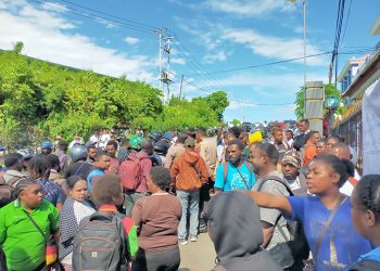 Palang Kantor Bupati, Pencaker OAP Tuntut Penerimaan CPNS Formasi 2021 Dibatalkan