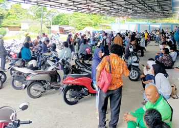 PPDB Tingkat SMA, Ratusan Orang Tua dan Anaknya Datangi Kantor Dinas Pendidikan Manokwari
