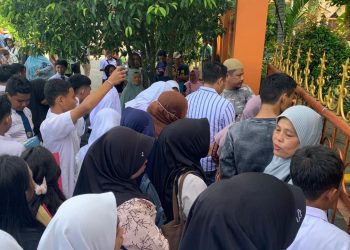 Ratusan Calon Siswa di SMA N 2 Manokwari Tidak Dapat Formulir Pendaftaran, Orang Tua Harap Sekolah Berikan Solusi