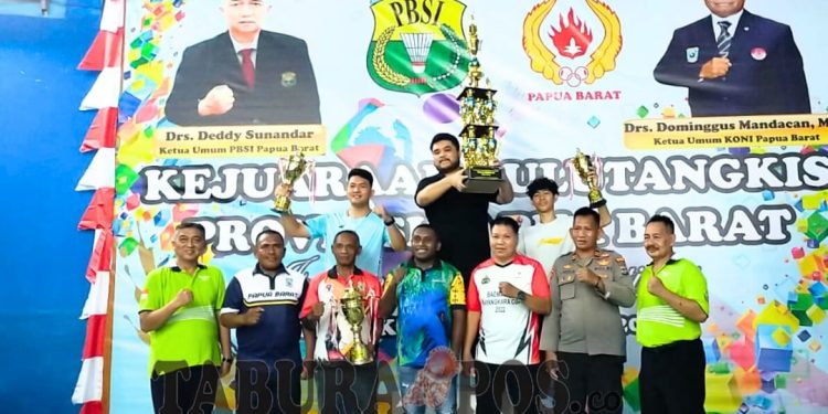 PBSI Manokwari Juara Umum Kejurprov Bulutangkis Papua Barat Tahun 2024