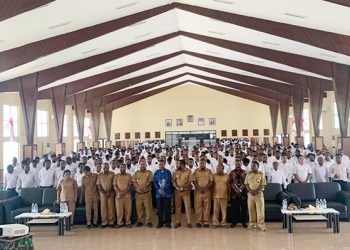 Pegaf Terbaik Urusan Kepegawaian, Kinerja Eduard Dowansiba Diapresiasi Bupati Pegaf