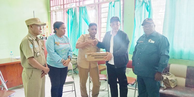 Dua Anak Ketua KPU Pegaf Akhirnya Dipulangkan kepada Keluarganya