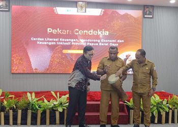 Menjadi yang Pertama, Badan Kesbangpol Papua Barat Sahkan Peraturan Pansel DPRK Teluk Bintuni