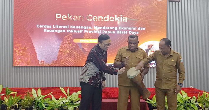 Menjadi yang Pertama, Badan Kesbangpol Papua Barat Sahkan Peraturan Pansel DPRK Teluk Bintuni