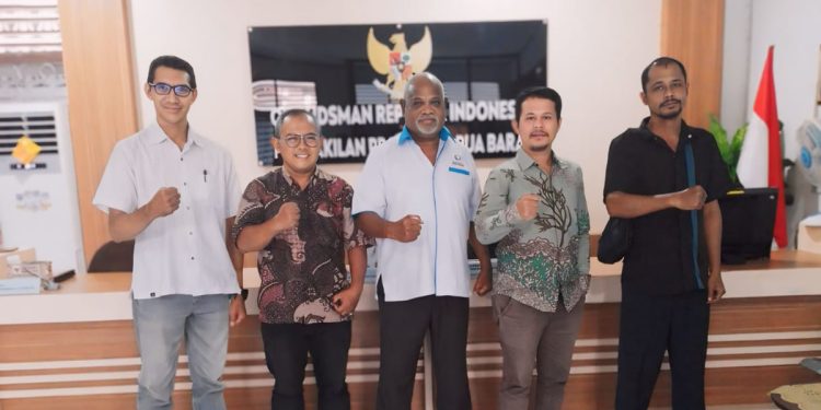 Komisioner KIP Papua Barat Kunjungi Ombudsman