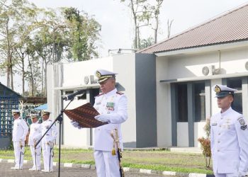 Dansatdik 3 Pimpin Upacara Peringatan HUT RI Ke 79 di Satdik 3 Kodiklatal Sorong