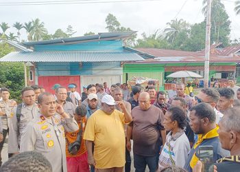 Palang Bersedia Dibuka dengan Catatan Bupati Harus Bertemu Honorer saat Kembali dari IKN