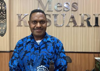 Yosias Saroy Minta Pegawai Hadir secara Fisik di Kabupaten Pegaf