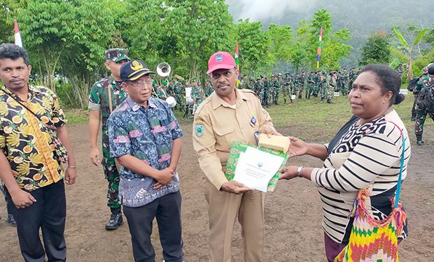 Korban Longsor di Kampung Mbenti Terima Bantuan Dari Pemda Manokwari