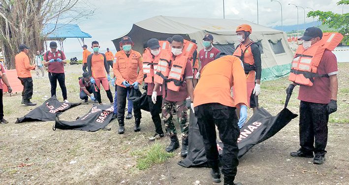 Simulasi, Tim SAR Manokwari Berhasil Evakuasi 22 Korban Pesawat Jatuh di Pulau Mansinam