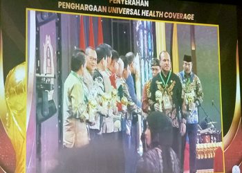 Sebanyak 33 Provinsi dan 460 Kabupaten-Kota se Indonesia Terima Penghargaan UHC 2024 dari BPJS Kesehatan