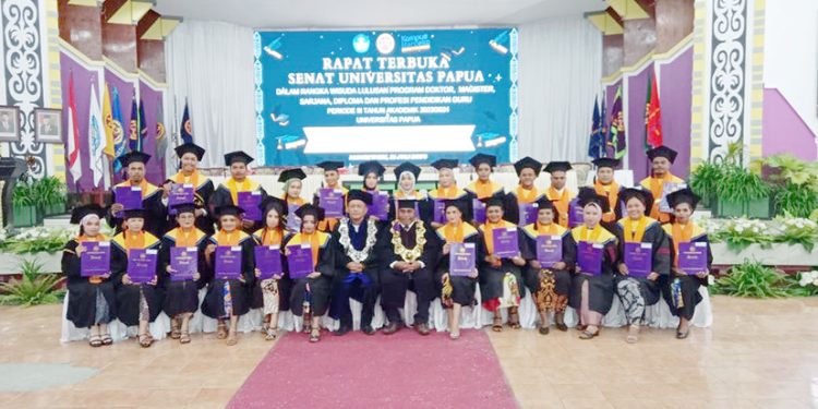 Unipa Mewisuda 458 Wisudawan dan Wisudawati