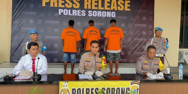 Tiga Tersangka Pemilik 44 Pohon Ganja Ditangkap Polres Sorong