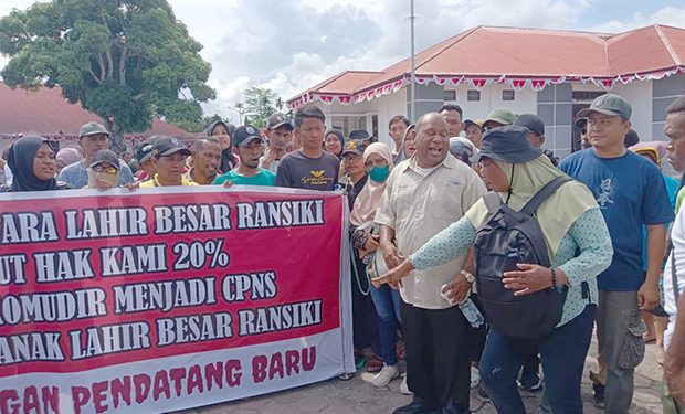 Markus Waran Ucapkan Terima Kasih Honorer Tak Hargai Pimpinan Daerah