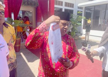 Anggap Dominggus Mendacan sebagai Orangtua Alasan Waran Tidak Maju Pilgub