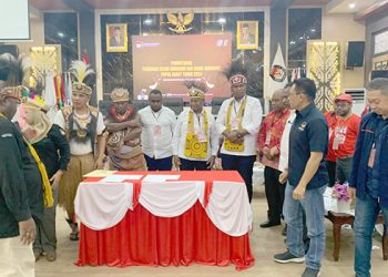 Ribuan Massa Pendukung Mengantar DoaMu Mendaftar ke KPU Papua Barat