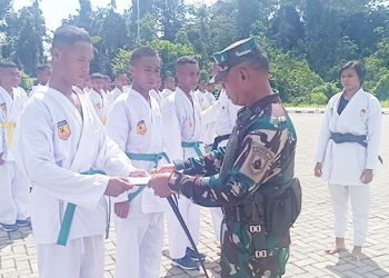 Siswa Satdik 3 Kodiklatal Sorong Lulus Ujian Kenaikan Sabuk Karate