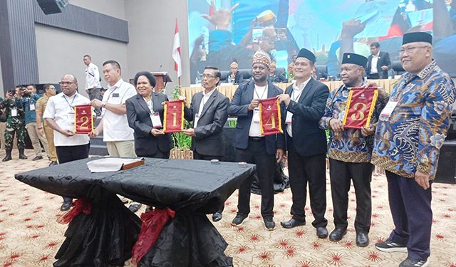 Tetapkan Nomor Urut Pasangan Calon Walikota & Calon Wakil Walikota Sorong, Petronela-Hermato Urutan Pertama