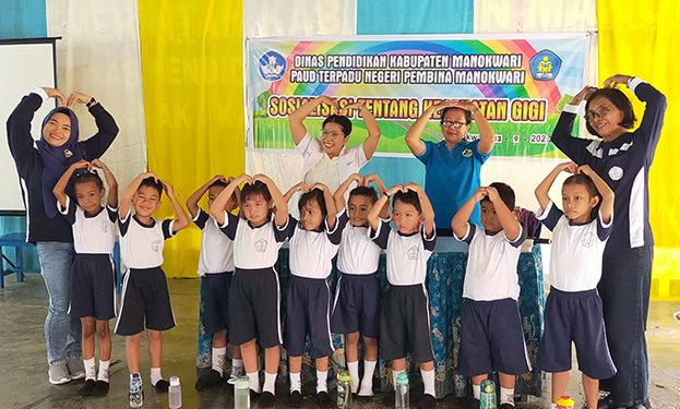 Gandeng Puskesmas Sanggeng, TK Pembina Manokwari Ajarkan Anak Didiknya tentang Kesehatan Gigi