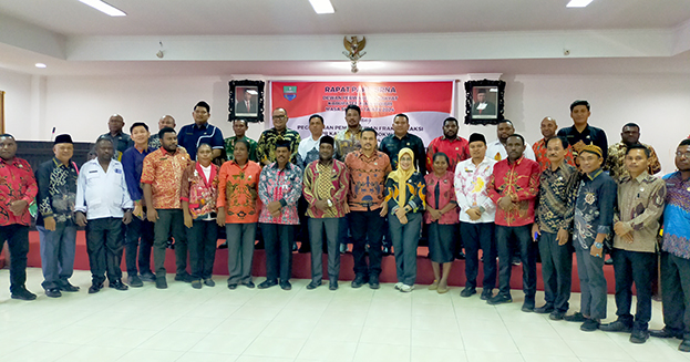 DPRK Manokwari Bentuk 5 Fraksi dan 1 Kelompok Khusus