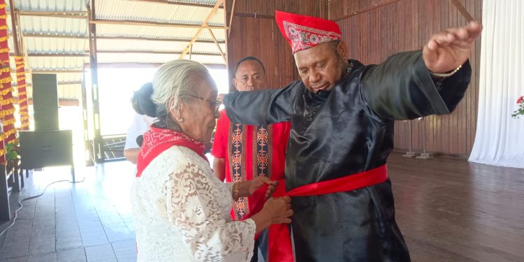 Peringatan HUT ke-7, Markus Waran Dikukuhkan Jadi Anggota Kehormatan IKEMAL