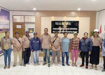 Pegawai dan Staf Gelar Aksi Tolak Pemindahan SMK Kehutanan Manokwari ke Sorong