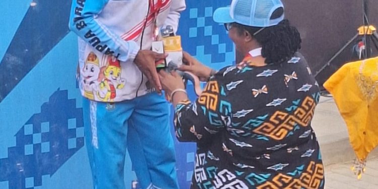 Elly Aronggear Menambah Satu Medali Perunggu dari Cabor Dayung PON XXI