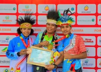 2 Petinju Putri Menyumbangkan Medali Emas untuk Papua Barat