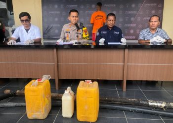 Polres Sorong Memusnahkan Ribuan Liter Minuman Keras