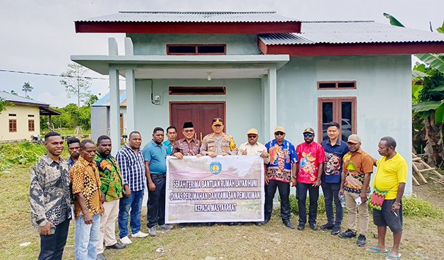 Kadis Mosbar Apresiasi Senergitas Polres dan Pemda Bintuni Layani Kebutuhan Rumah Masyarakat