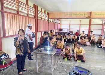 KPU Mansel Goes To School