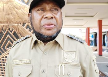 Bupati Dukung BPK Panggil Kontraktor Pelaksana Proyek Paving Blok Baypas dan Laboratorium SMK-N Oransbari