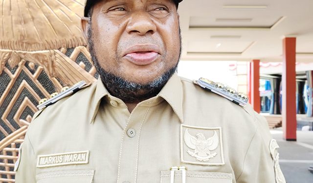 Bupati Dukung BPK Panggil Kontraktor Pelaksana Proyek Paving Blok Baypas dan Laboratorium SMK-N Oransbari