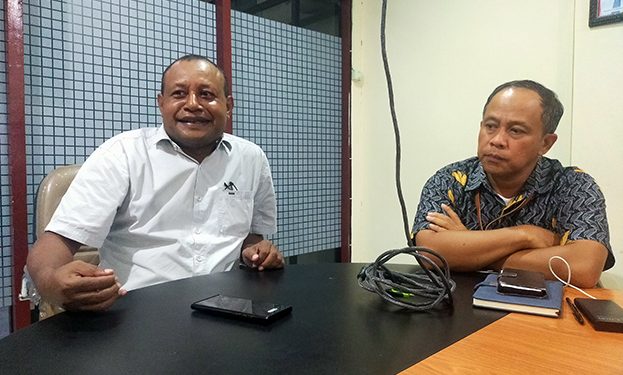 PLN Manokwari Terangi 22 Rumah Masyarakat Kurang Mampu Secara Gratis
