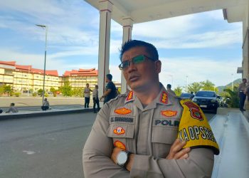 Simpatisan – Pendukung Nakeus Muid Blokade Jalan Menuju Aston Niu Hotel