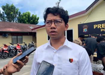 Penyidik Uji Barang Bukti Senpi Home Industry