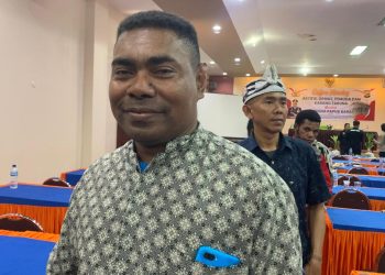 Toansiba Serahkan Jabatan Sekwan Papua Barat Kepada Fatubun