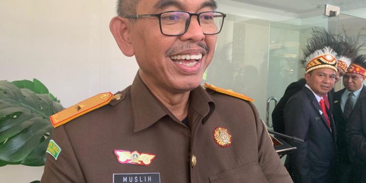 Wakajati Klaim Penyidikan Dugaan Tipikor Jalan Mogoy – Merdey melalui Tahapan