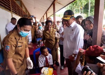 Menteri PMK Tinjau Pelaksanaan PIN Polio di SD YPK I Syalom