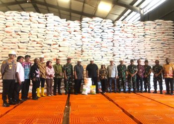 Sidak Gudang Pangan, Pj Gub Pastikan Stok Bapok Aman
