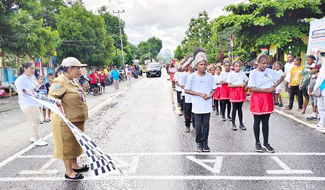 Grup Tari SD Meriahkan Lomba Yospan Menyongsong Peringatan HUT Ke-12 Mansel