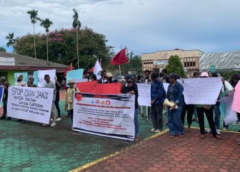 Sengketa Tanah Asrama Fakfak, Mahasiswa Unjuk Rasa ke Kejati