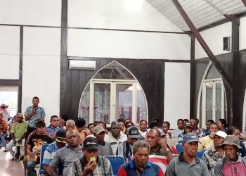 Relawan BERBUDI Bagikan 2.500 Bunga di Traffic Light