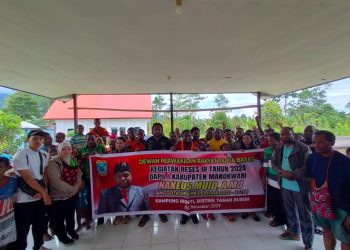 Reses Perdana, Nakeus Muid Temui Masyarakat di Tanah Rubuh dan Kampung Wariki Sidey